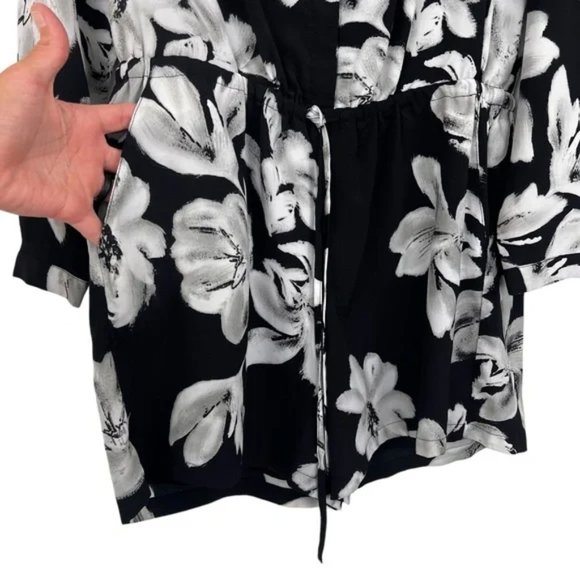 Katherine Barclay Romper Size 6 Black Floral Long Sleeve - Picture 4 of 8